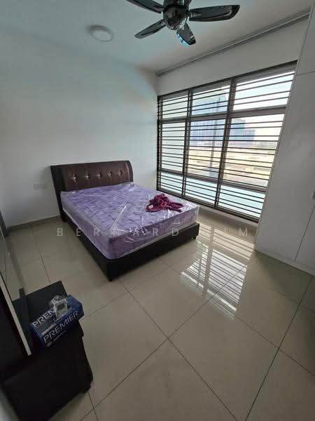 Kediaman Servis untuk Dijual di Pandan Residence - Bernard Lim - Bedroom - PropertyGuru.com.my