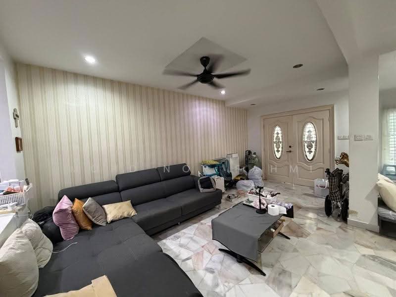 Rumah Teres 2-Tingkat untuk Dijual di Seksyen 8 (Shah Alam) - Mohd Nor Fahmi - Living Room - PropertyGuru.com.my