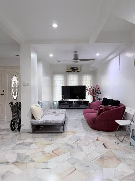 Rumah Teres 2-Tingkat untuk Dijual di Seksyen 8 (Shah Alam) - Mohd Nor Fahmi - Living Room - PropertyGuru.com.my