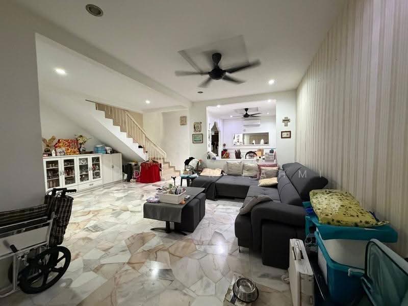 Rumah Teres 2-Tingkat untuk Dijual di Seksyen 8 (Shah Alam) - Mohd Nor Fahmi - Living Room - PropertyGuru.com.my