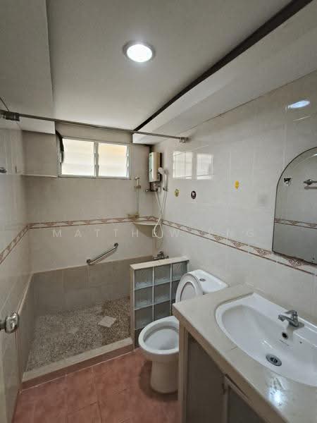 Condominium for Sale at Greenlane Park - Matthew Png - Bathroom - PropertyGuru.com.my