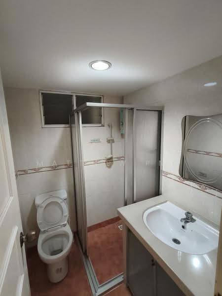 Condominium for Sale at Greenlane Park - Matthew Png - Bathroom - PropertyGuru.com.my