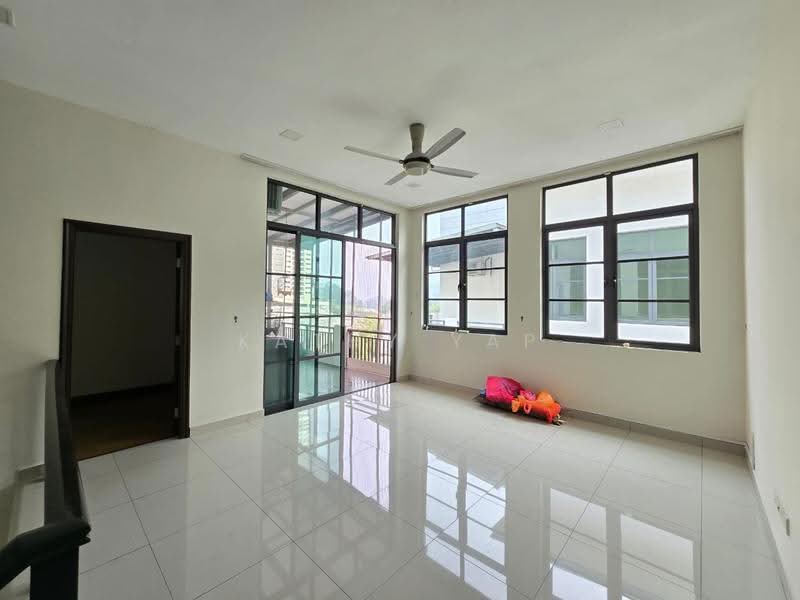 Bungalow House for Sale in Selayang (Selangor) - Kathy Yap - Living Room - PropertyGuru.com.my