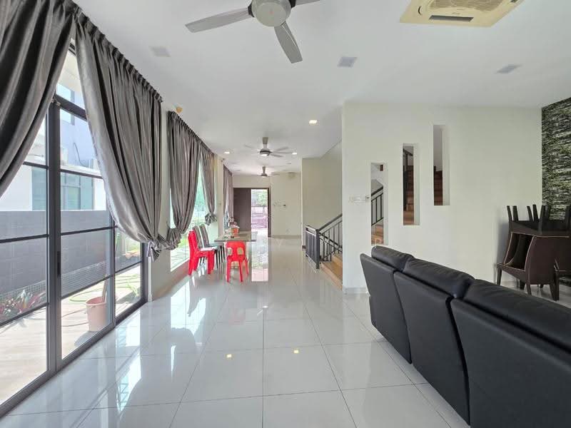 Bungalow House for Sale in Selayang (Selangor) - Kathy Yap - Living Room - PropertyGuru.com.my