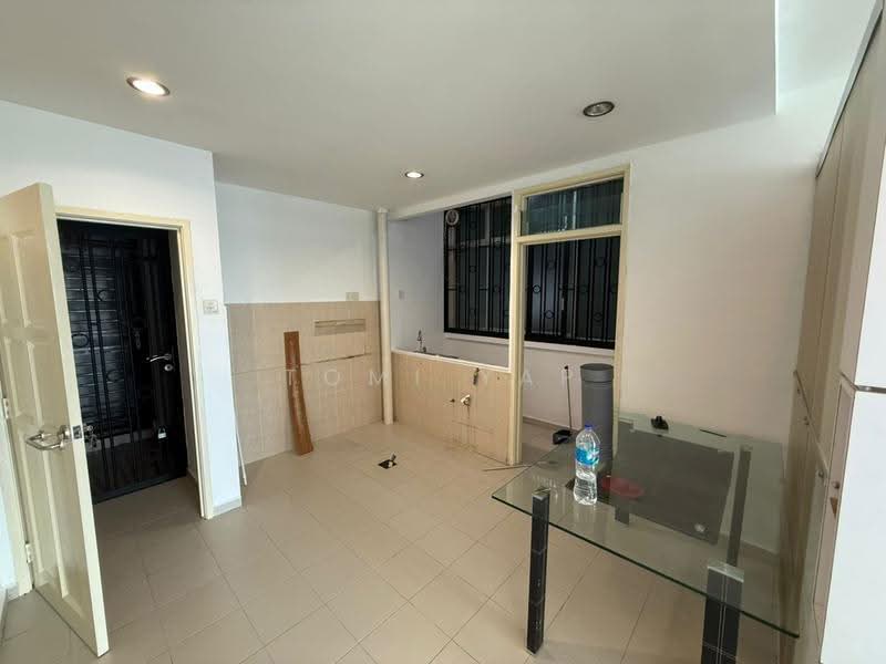 Pangsapuri untuk Dijual di Lake View Suites - Tomi Yap - Kitchen - PropertyGuru.com.my