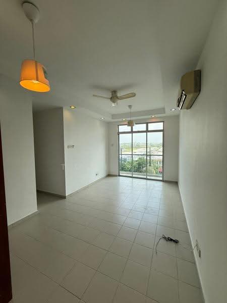 Pangsapuri untuk Dijual di Lake View Suites - Tomi Yap - Living Room - PropertyGuru.com.my