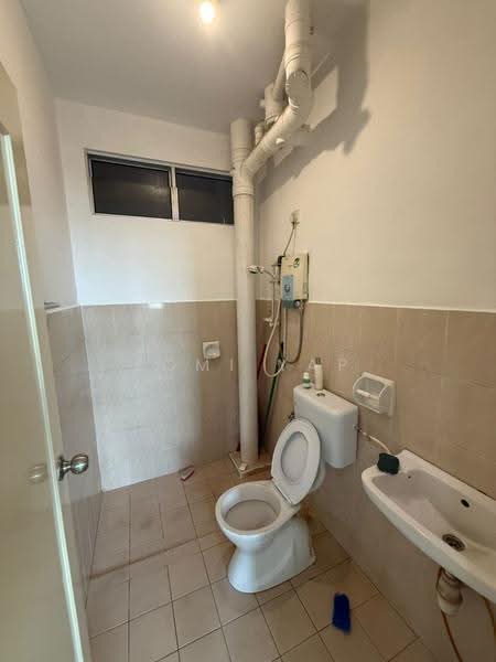 Pangsapuri untuk Dijual di Lake View Suites - Tomi Yap - Bathroom - PropertyGuru.com.my