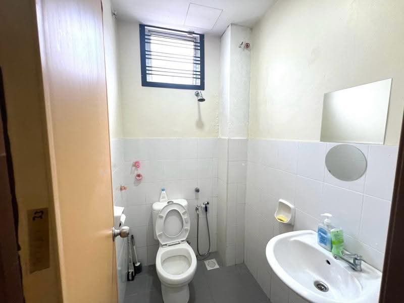 Rumah Teres untuk Dijual di Taman Mutiara Rini (Skudai) - Marcus Thye - Bathroom - PropertyGuru.com.my