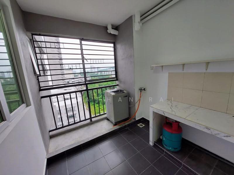 Kediaman Servis untuk Disewa di Maxim Residences - Jonathan Raj - Balcony - PropertyGuru.com.my