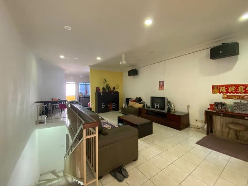 2.5-storey Terraced House for Sale in Taman Bukit Permata (Selayang) - Kathreen Thang - Living Room - PropertyGuru.com.my