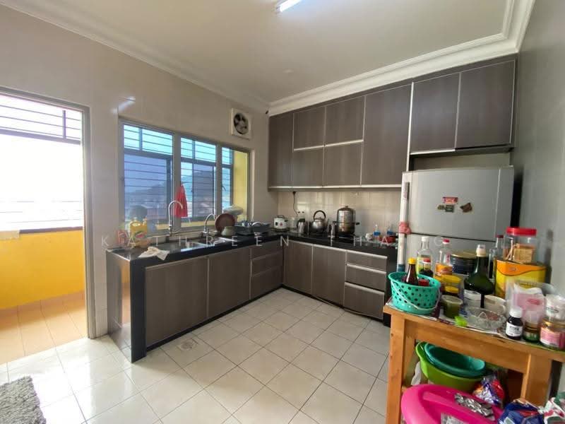2.5-storey Terraced House for Sale in Taman Bukit Permata (Selayang) - Kathreen Thang - Kitchen - PropertyGuru.com.my