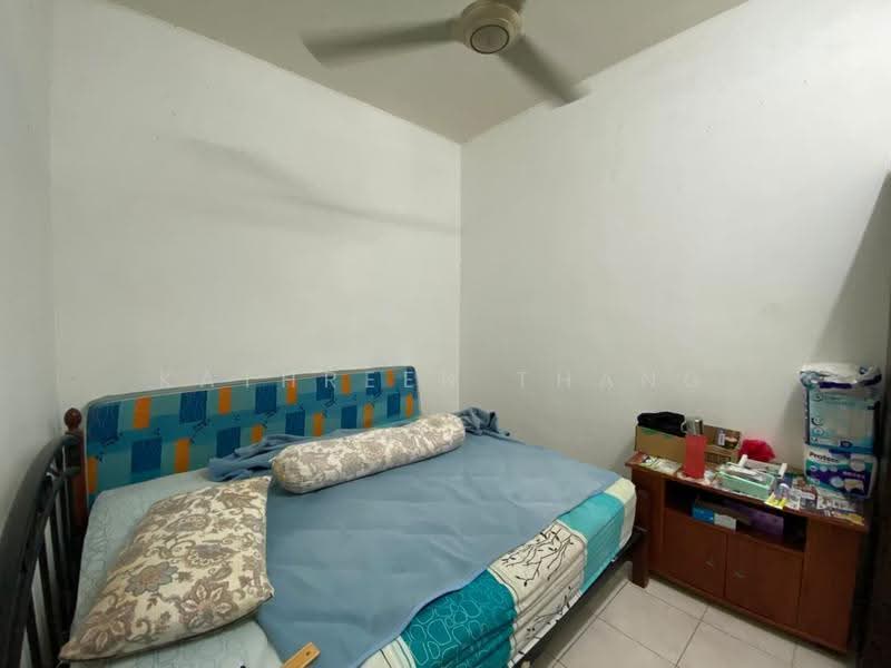 2.5-storey Terraced House for Sale in Taman Bukit Permata (Selayang) - Kathreen Thang - Bedroom - PropertyGuru.com.my
