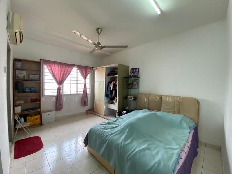 2.5-storey Terraced House for Sale in Taman Bukit Permata (Selayang) - Kathreen Thang - Bedroom - PropertyGuru.com.my