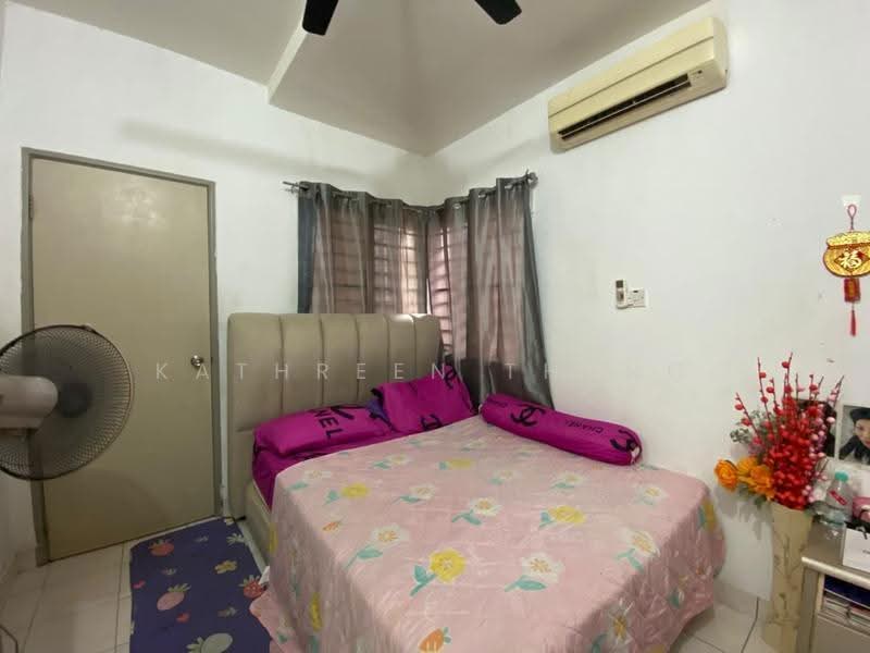 2.5-storey Terraced House for Sale in Taman Bukit Permata (Selayang) - Kathreen Thang - Bedroom - PropertyGuru.com.my