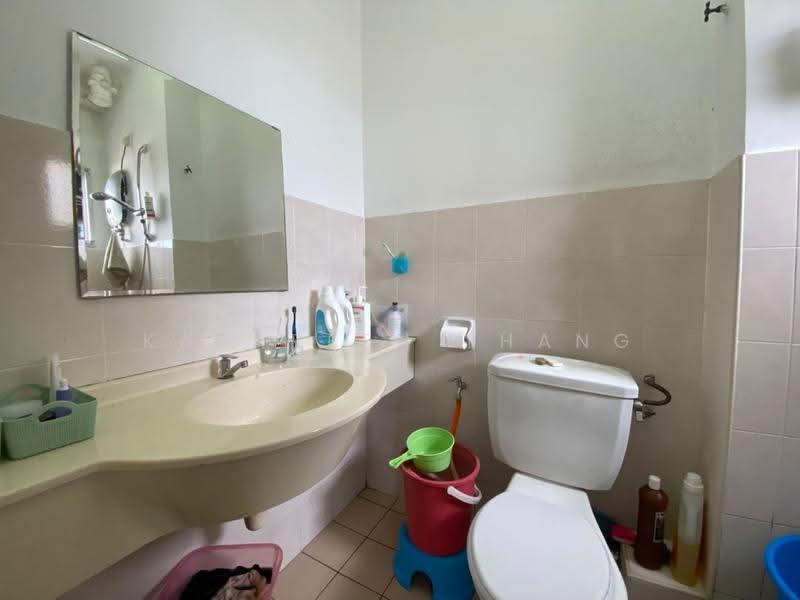 2.5-storey Terraced House for Sale in Taman Bukit Permata (Selayang) - Kathreen Thang - Bathroom - PropertyGuru.com.my