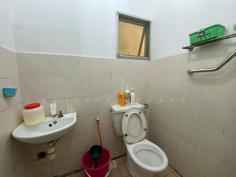 2.5-storey Terraced House for Sale in Taman Bukit Permata (Selayang) - Kathreen Thang - Bathroom - PropertyGuru.com.my