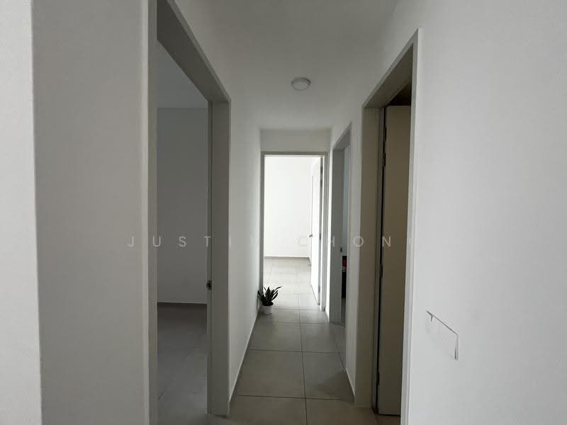 Condominium for Rent at EdgeWood Residences @ SkySanctuary - Justin Chong - Corridor - PropertyGuru.com.my