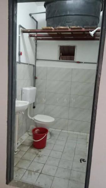 Shop / Office for Rent in Taman Bukit Jaya (Ulu Tiram) - Win Tan - Bathroom - PropertyGuru.com.my
