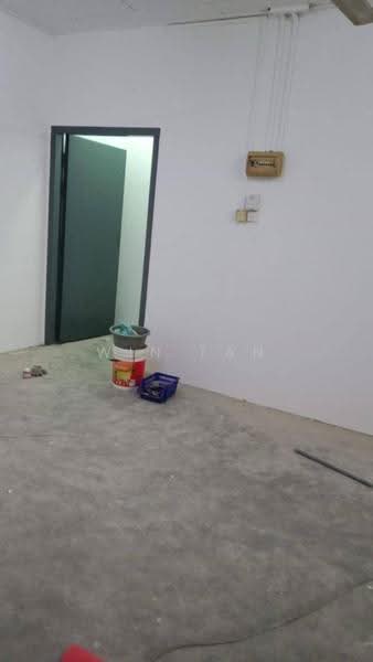 Shop / Office for Rent in Taman Bukit Jaya (Ulu Tiram) - Win Tan - Interior - PropertyGuru.com.my
