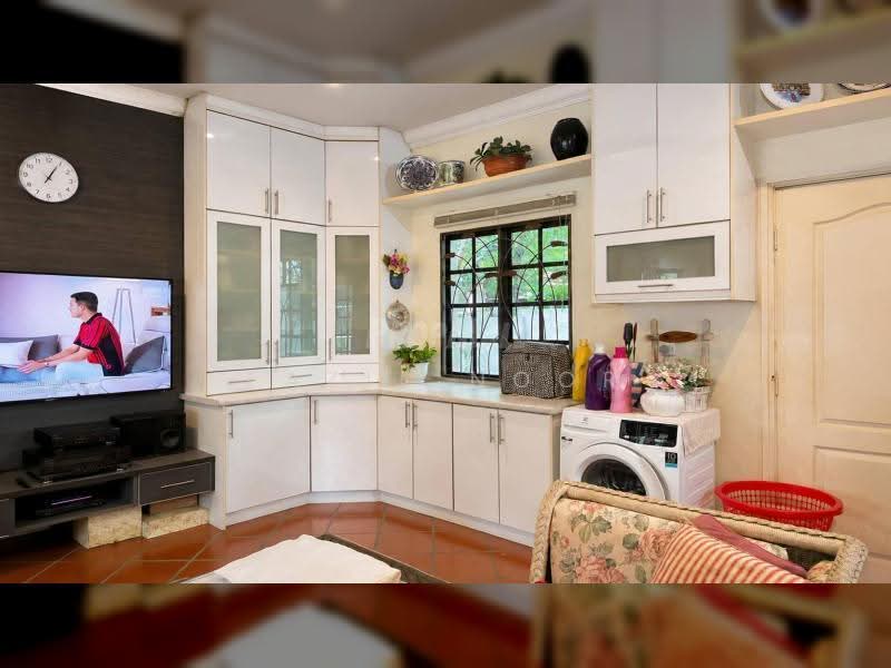 Semi-Detached House for Sale in Shah Alam (Selangor) - Fazie Noor - Kitchen - PropertyGuru.com.my