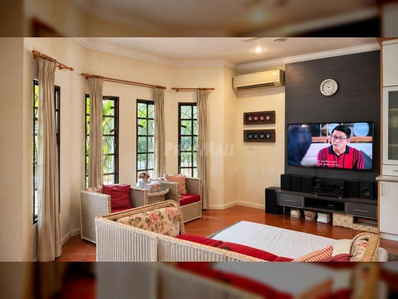 Semi-Detached House for Sale in Shah Alam (Selangor) - Fazie Noor - Living Room - PropertyGuru.com.my