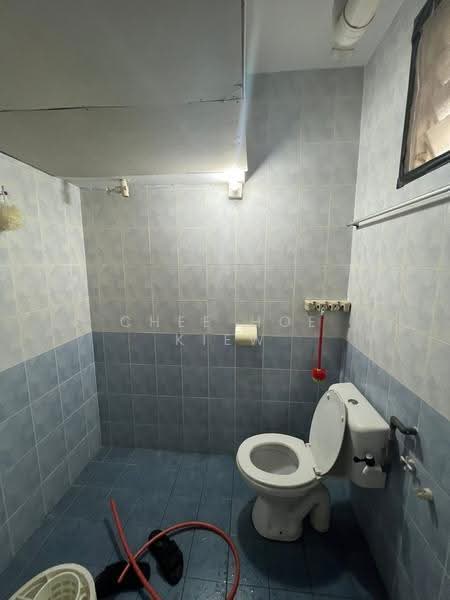 Apartment for Sale at Permai Lake View Apartment - Chee Hoe Kiew - Bathroom - PropertyGuru.com.my