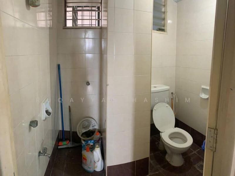 Pangsapuri untuk Dijual di Pangsapuri Desa Impian - Ruqayyah Hashim - Bathroom - PropertyGuru.com.my