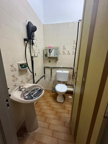 Terraced House for Rent in Bayan Baru (Penang) - Kathryn Lee - Bathroom - PropertyGuru.com.my