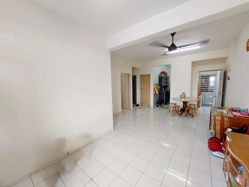Pangsapuri untuk Dijual di Pangsapuri Sentral Butterworth - Elvin Choo - Living Room - PropertyGuru.com.my
