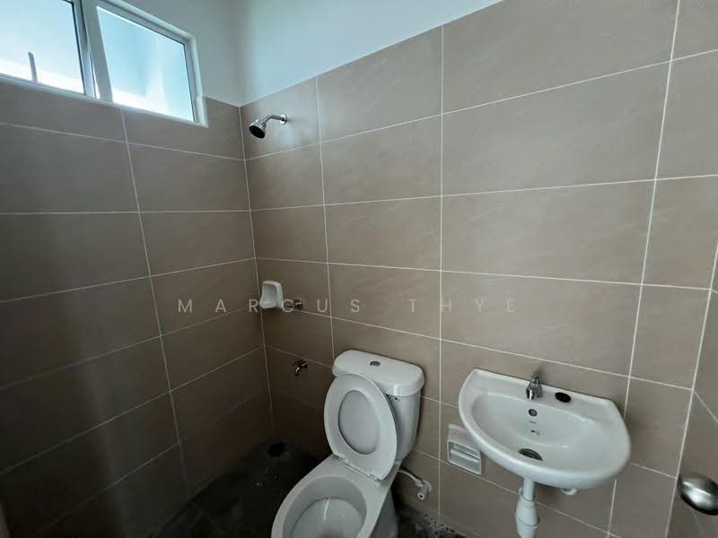 Terraced House for Sale in Bandar Dato Onn (Tebrau) - Marcus Thye - Bathroom - PropertyGuru.com.my