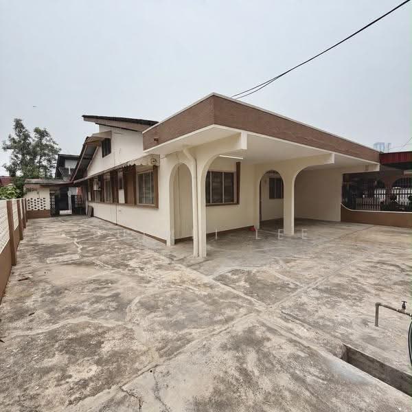 Semi-Detached House for Rent in Taman Century (Johor Bahru) - Suimei Lee - Exterior - PropertyGuru.com.my