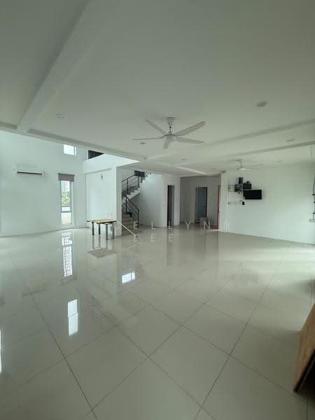 Bungalow House for Rent in Bukit Dumbar (Jelutong) - Jocellynn Lee - PropertyGuru.com.my