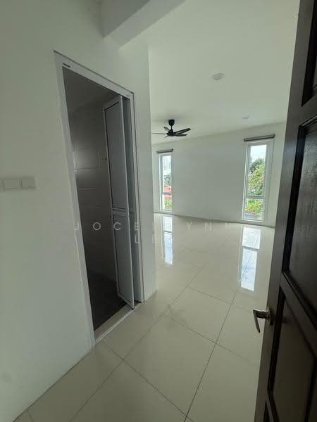 Bungalow House for Rent in Bukit Dumbar (Jelutong) - Jocellynn Lee - Interior - PropertyGuru.com.my
