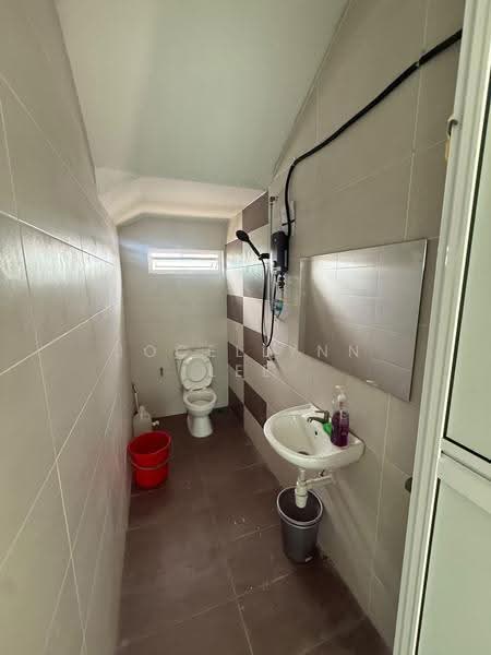 Bungalow House for Rent in Bukit Dumbar (Jelutong) - Jocellynn Lee - Bathroom - PropertyGuru.com.my