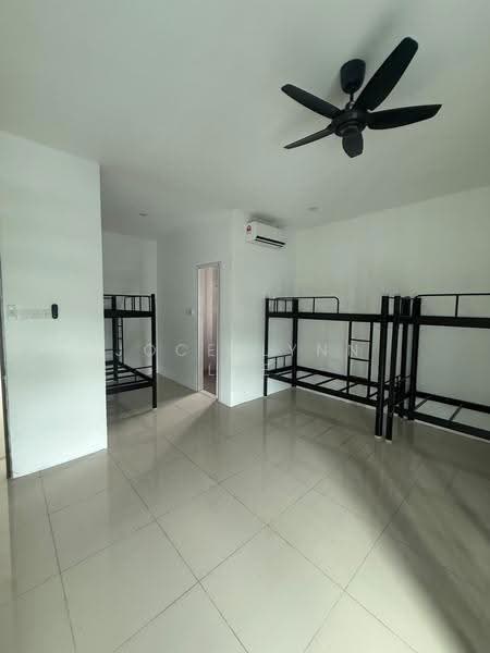 Bungalow House for Rent in Bukit Dumbar (Jelutong) - Jocellynn Lee - Bedroom - PropertyGuru.com.my