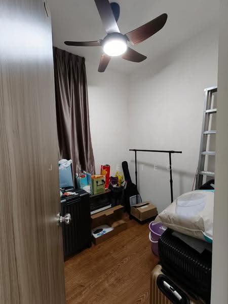 Kediaman Servis untuk Dijual di Country Garden Central Park - Janice Teo - Bedroom - PropertyGuru.com.my