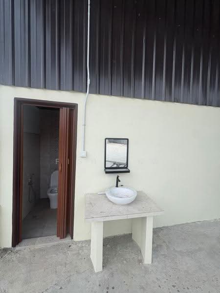 Warehouse for Rent in Juru (Penang) - Fish Ling - Bathroom - PropertyGuru.com.my