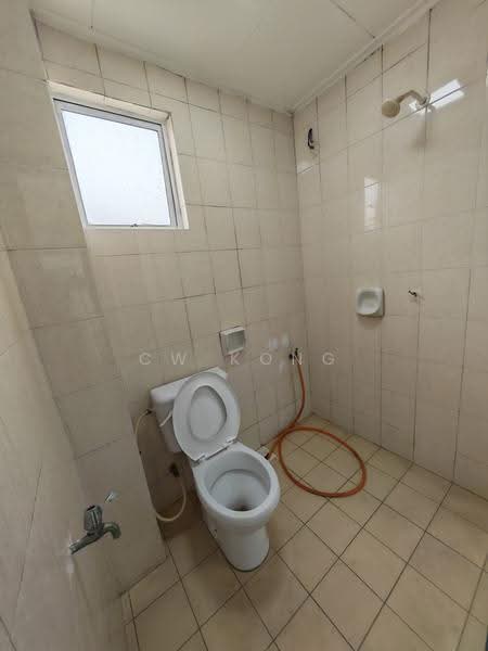 2-storey Terraced House for Sale in TAMAN PUCHONG UTAMA (Puchong) - CW Kong - Bathroom - PropertyGuru.com.my