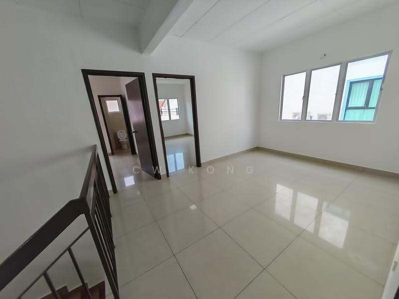 2-storey Terraced House for Sale in TAMAN PUCHONG UTAMA (Puchong) - CW Kong - Bathroom - PropertyGuru.com.my