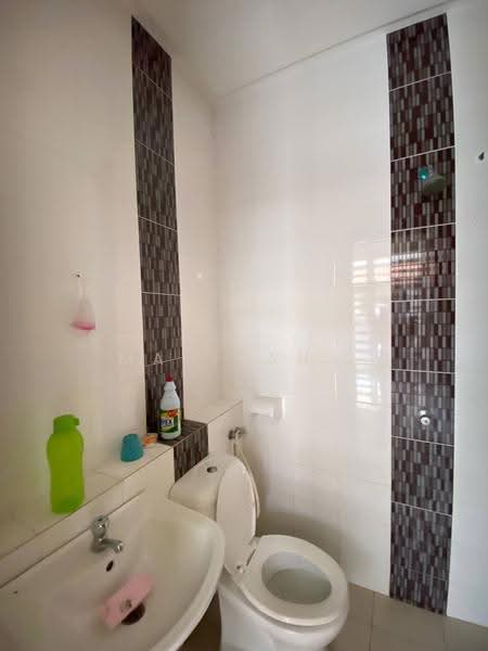 Semi-Detached House for Sale in Bangi (Selangor) - Mahirah . - Bathroom - PropertyGuru.com.my