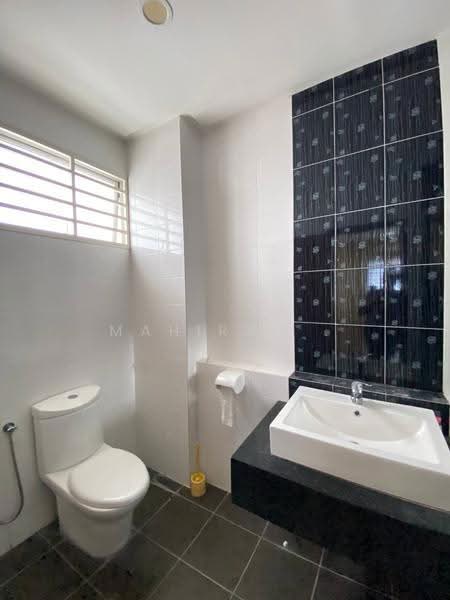 Semi-Detached House for Sale in Bangi (Selangor) - Mahirah . - Bathroom - PropertyGuru.com.my