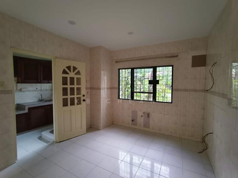 Condominium for Sale at Maxwell Towers - KB Chean - Kitchen - PropertyGuru.com.my