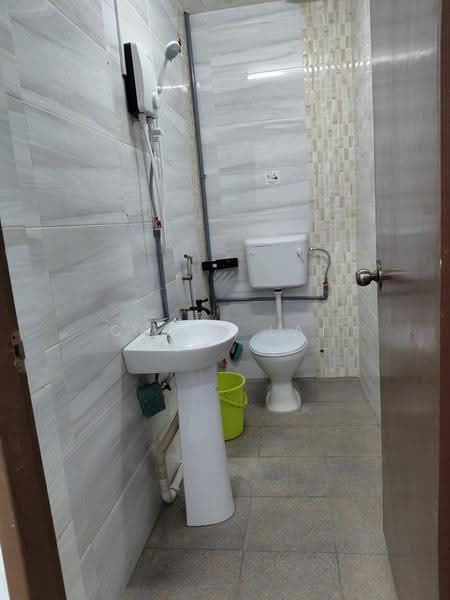 Shop / Office for Rent in Taman Century (Johor Bahru) - Chloe Lai - Bathroom - PropertyGuru.com.my