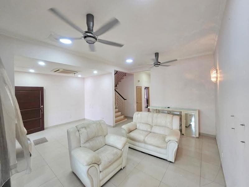 Rumah Teres 2-Tingkat untuk Dijual di Bandar Kinrara (Selangor) - SUNNY YONG - Living Room - PropertyGuru.com.my