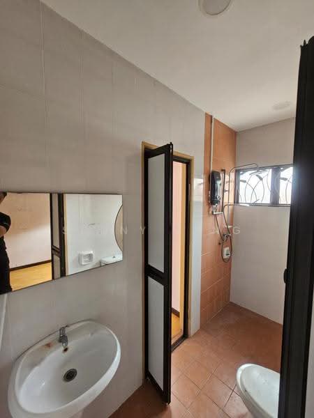 Rumah Teres 2-Tingkat untuk Dijual di Bandar Kinrara (Selangor) - SUNNY YONG - Bathroom - PropertyGuru.com.my