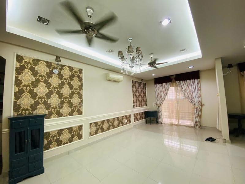 Rumah Berkembar untuk Dijual di Taman Jelok Impian (Kajang) - Aimi Mahirah - Living Room - PropertyGuru.com.my