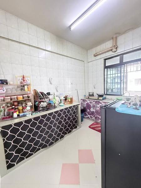 Rumah Flat untuk Dijual di Flat Taman Perling - Rain Ng - Kitchen - PropertyGuru.com.my