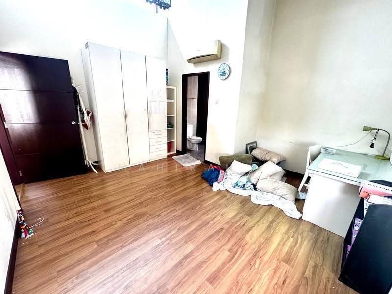 Bungalow House for Sale in Bandar Seri Putra (Bangi) - Mahirah . - Bedroom - PropertyGuru.com.my