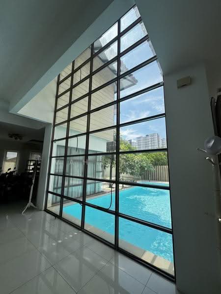 Bungalow House for Sale in Bandar Seri Putra (Bangi) - Mahirah . - Pool - PropertyGuru.com.my