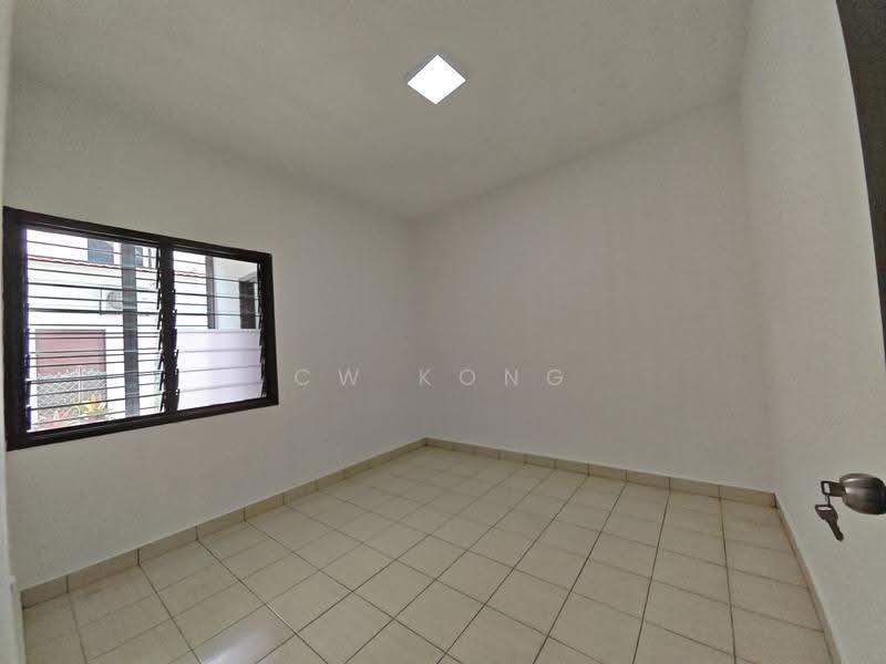 Rumah Teres 2-Tingkat untuk Dijual di TAMAN PUCHONG UTAMA (Puchong) - CW Kong - PropertyGuru.com.my